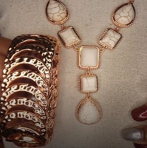 Elegant Gold and Cream Jewelry Set